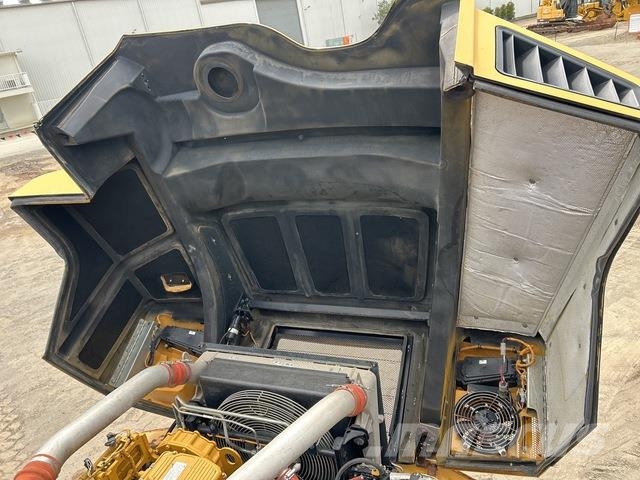 CAT 745 ساحبات مفصلية