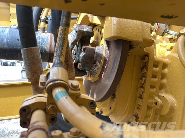 CAT 745 ساحبات مفصلية