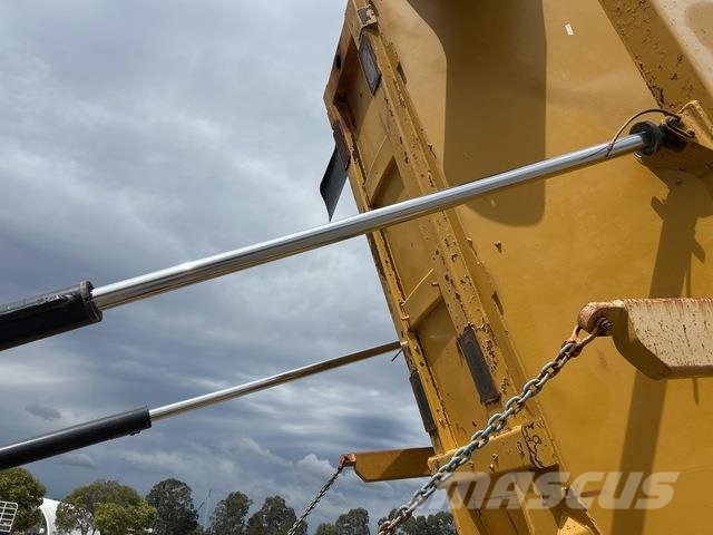 CAT 745 ساحبات مفصلية