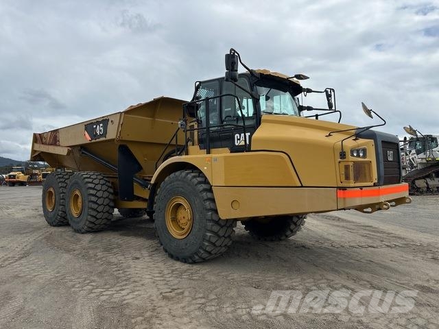 CAT 745 ساحبات مفصلية