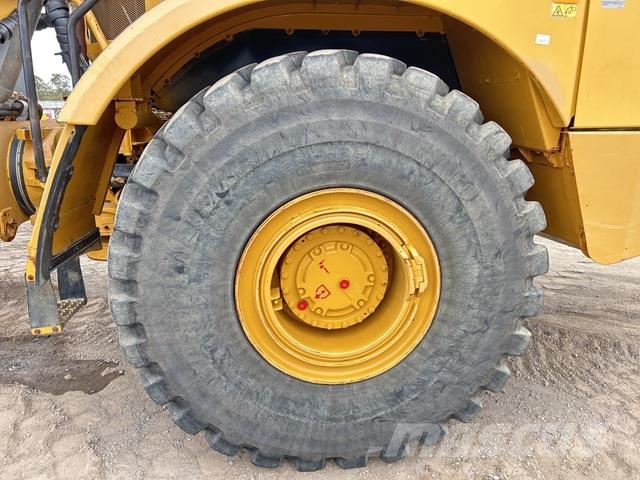 CAT 745 ساحبات مفصلية
