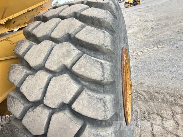 CAT 745 ساحبات مفصلية