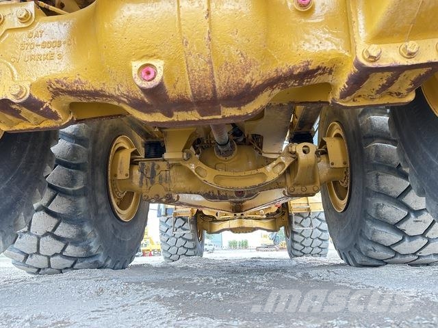 CAT 745 ساحبات مفصلية