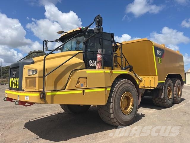 CAT 745 Autocisterne