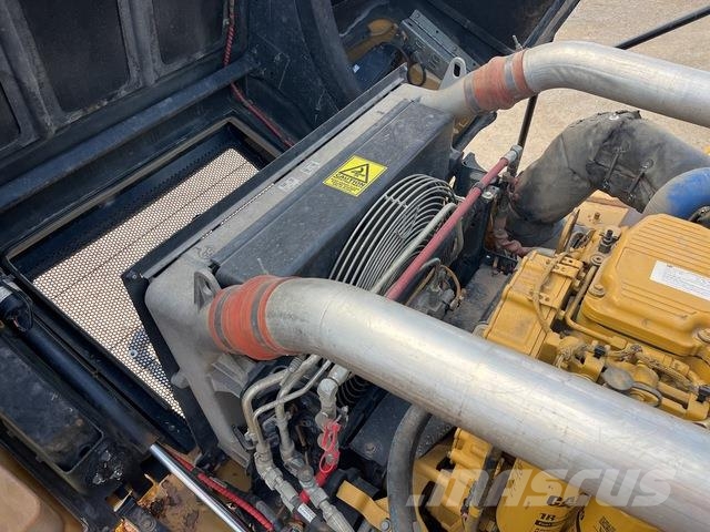 CAT 745 Autocisterne