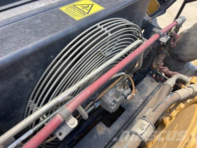 CAT 745 Autocisterne
