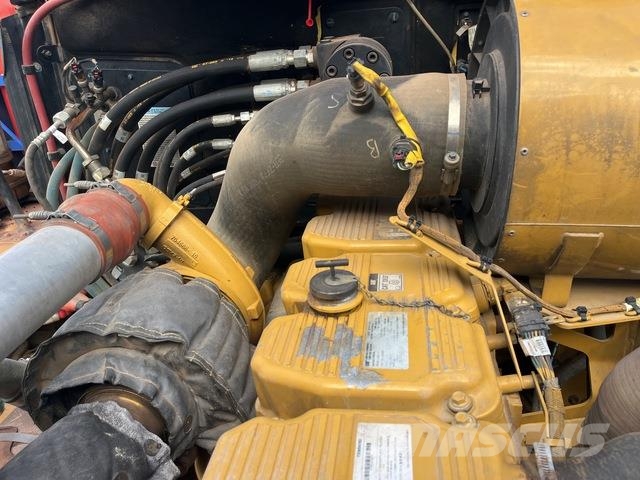 CAT 745 Autocisterne