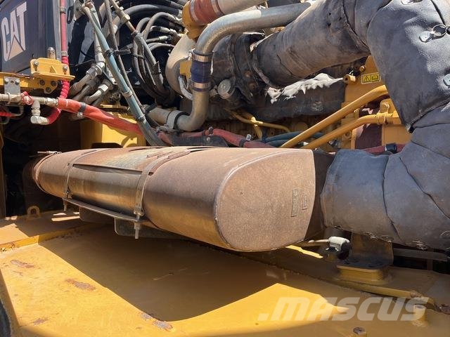 CAT 745 Autocisterne