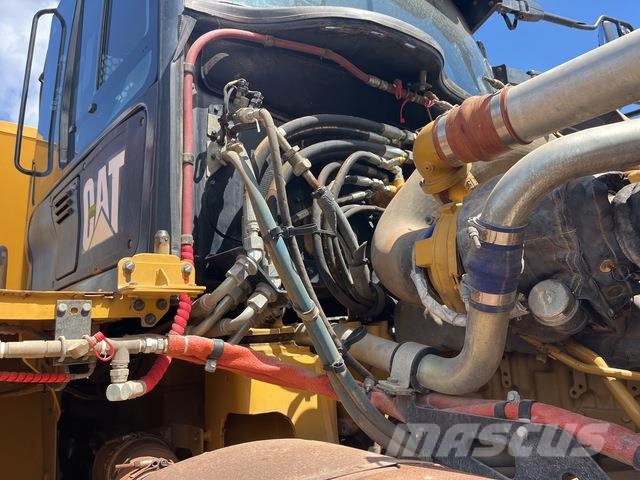 CAT 745 Autocisterne