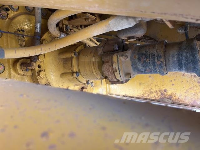 CAT 745 Autocisterne