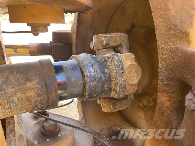 CAT 745 Autocisterne