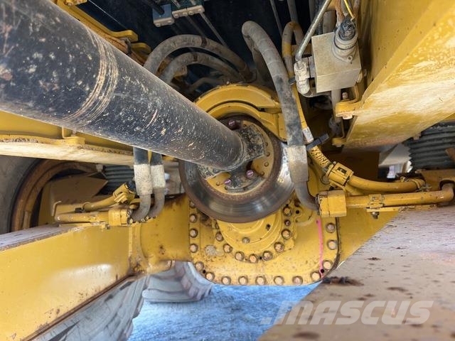 CAT 745 Autocisterne