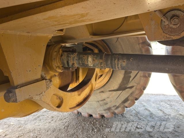 CAT 745 Autocisterne