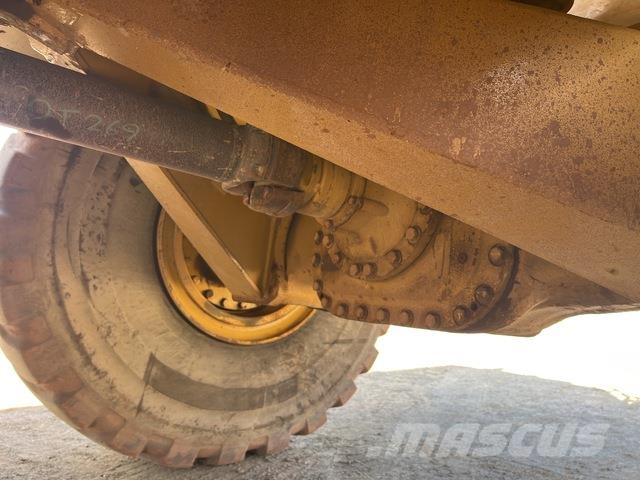 CAT 745 Autocisterne