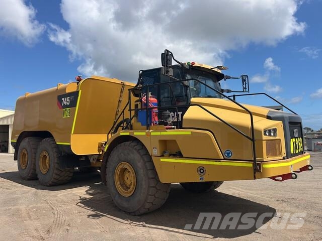 CAT 745 Autocisterne