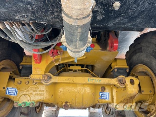 CAT 745 Autocisterne