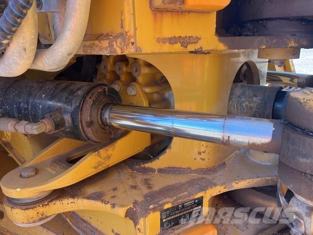 CAT 745 Autocisterne