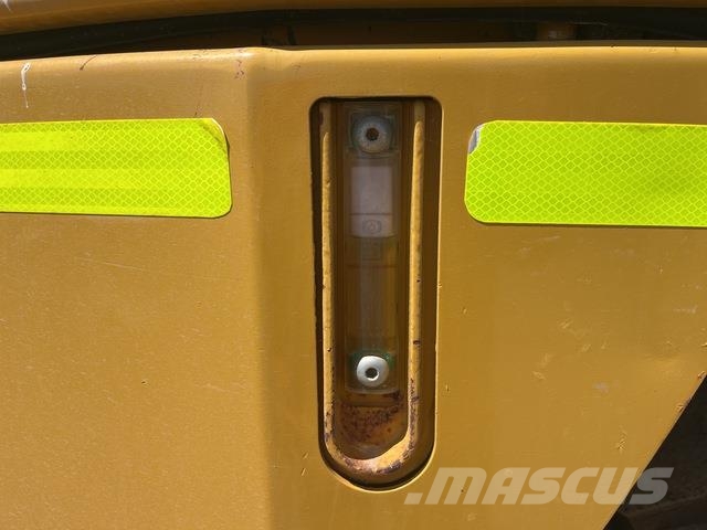CAT 745 Autocisterne