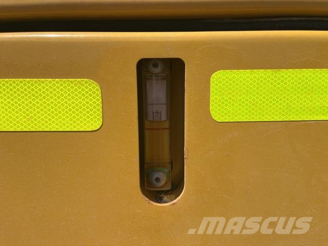 CAT 745 Autocisterne