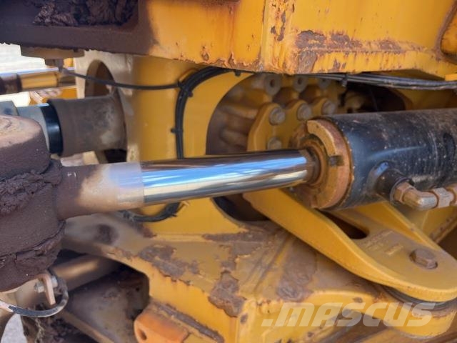 CAT 745 Autocisterne