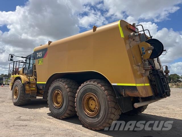 CAT 745 Autocisterne