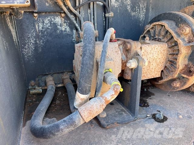 CAT 745 Autocisterne