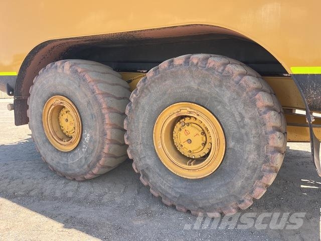 CAT 745 Autocisterne