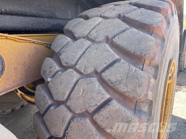 CAT 745 Autocisterne