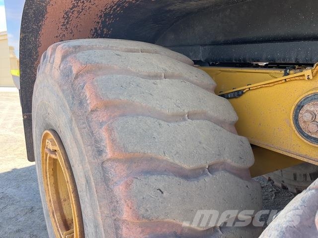 CAT 745 Autocisterne