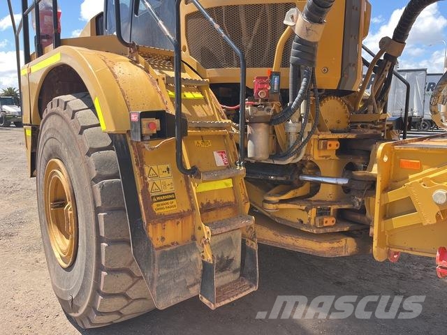 CAT 745 Autocisterne