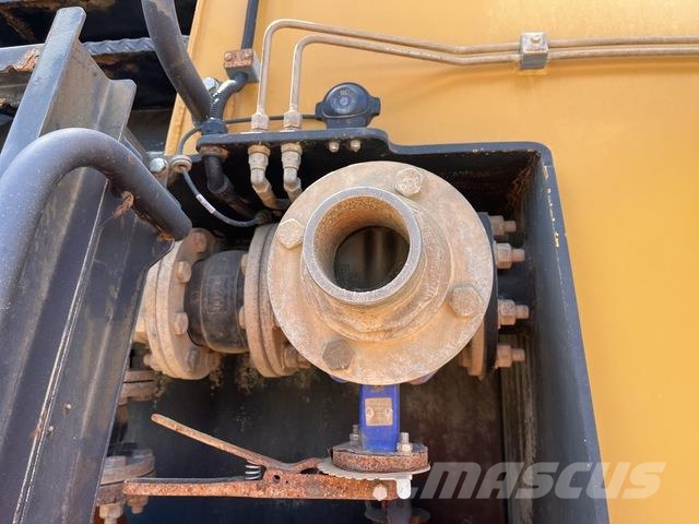 CAT 745 Autocisterne