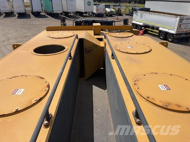 CAT 745 Autocisterne