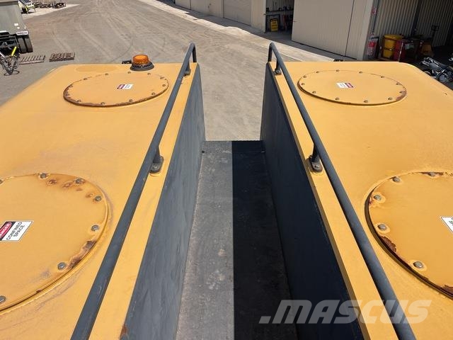 CAT 745 Autocisterne