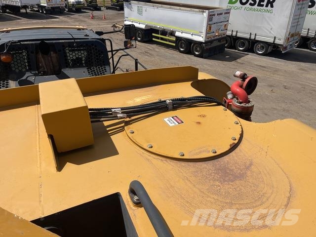 CAT 745 Autocisterne