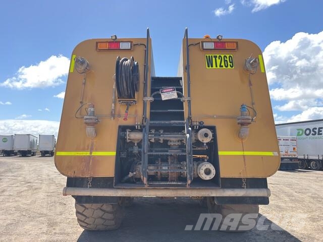 CAT 745 Autocisterne