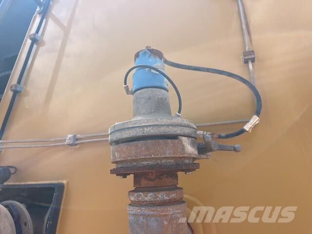 CAT 745 Autocisterne