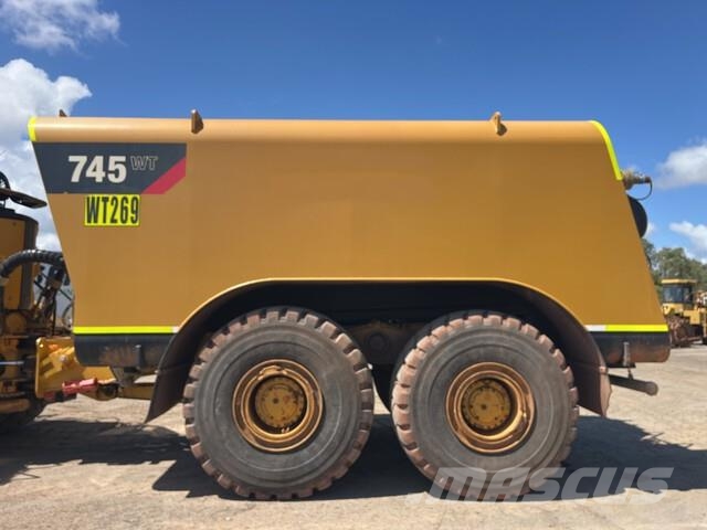 CAT 745 Autocisterne