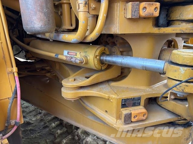 CAT 745C شاحنات ذات صهاريج