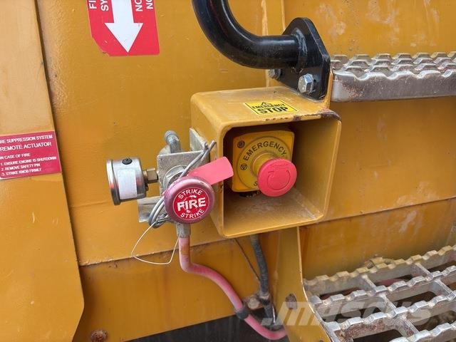 CAT 745C شاحنات ذات صهاريج