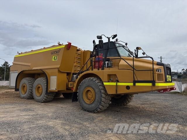 CAT 745C شاحنات ذات صهاريج