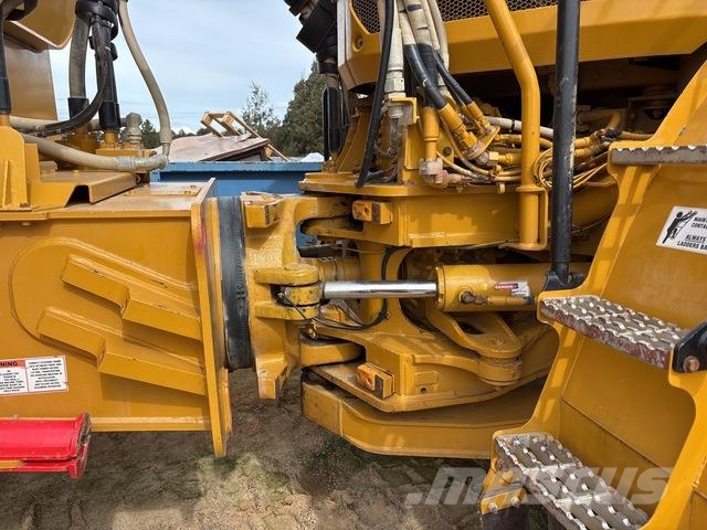 CAT 745C شاحنات ذات صهاريج
