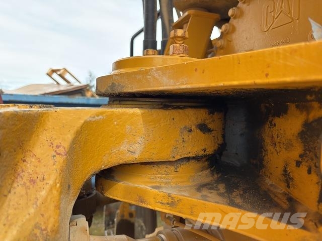 CAT 745C شاحنات ذات صهاريج