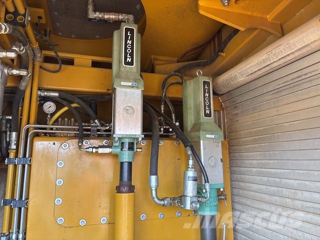 CAT 745C شاحنات ذات صهاريج