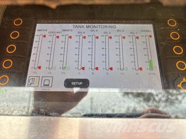 CAT 745C شاحنات ذات صهاريج
