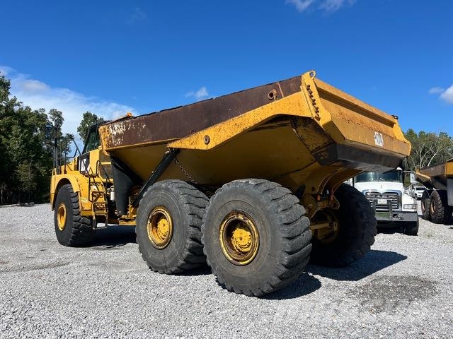 CAT 745C Зчленовані самоскиди