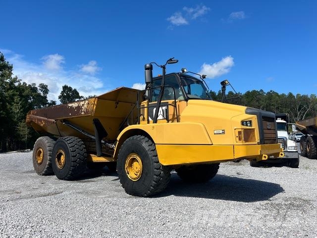 CAT 745C Зчленовані самоскиди
