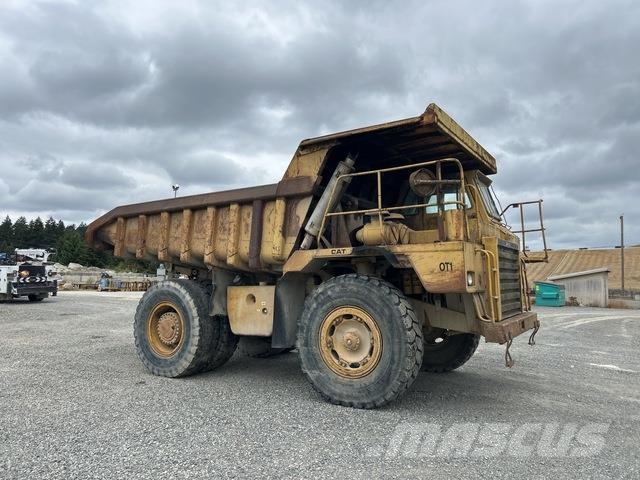 CAT 769C アーティキュレート式ダンプトラック
