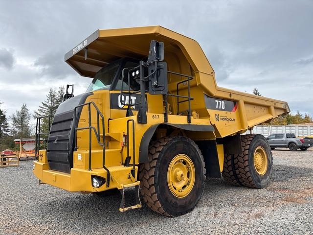 CAT 770 Dumper - Knickgelenk