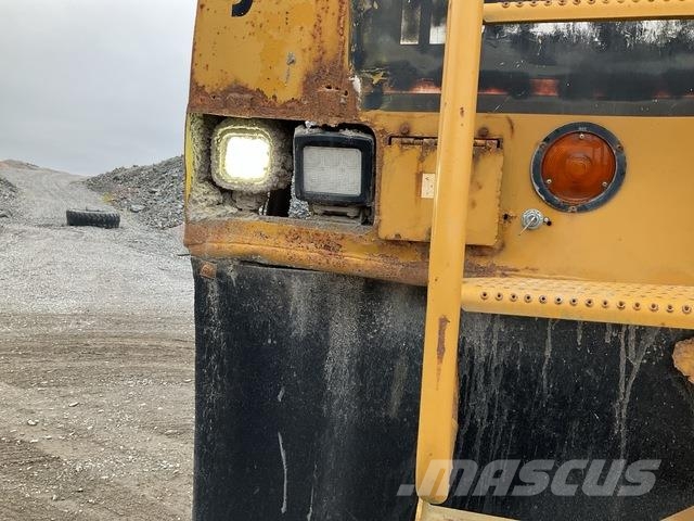 CAT 771D Knik dumptrucks