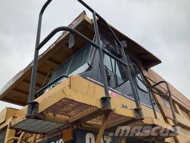 CAT 771D Knik dumptrucks